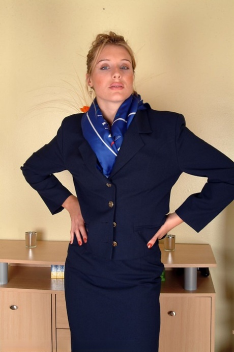 Air Hostess Escort Jobs in Delhi 
