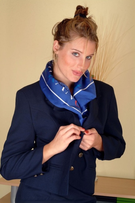 Air Hostess Escort Jobs in Delhi 